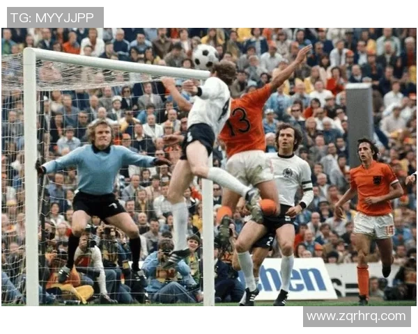 全球足球巨星闪耀绿茵场聚焦顶级球员最新赛季表现与未来走势