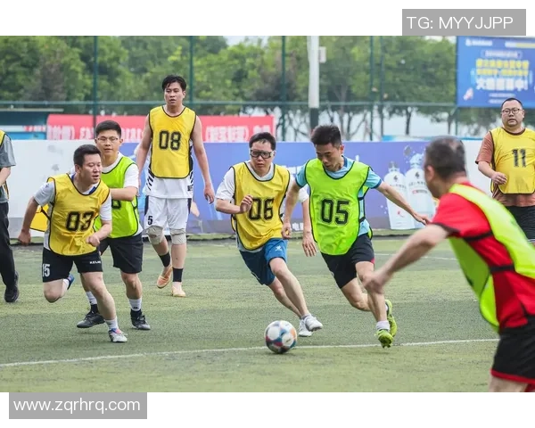 足球巨星化身普通球员隐身草根赛场再现巅峰技艺