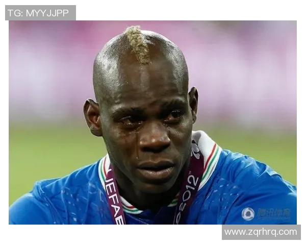 足球巨星泪洒赛场：失落与压力背后的无奈与挣扎